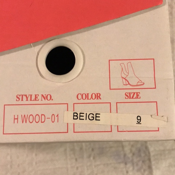 Women’s Nature Breeze Beige Dot-Accent Peep-Toe Faux Suede 3” Heel Bootie Size 9 - Picture 10 of 10